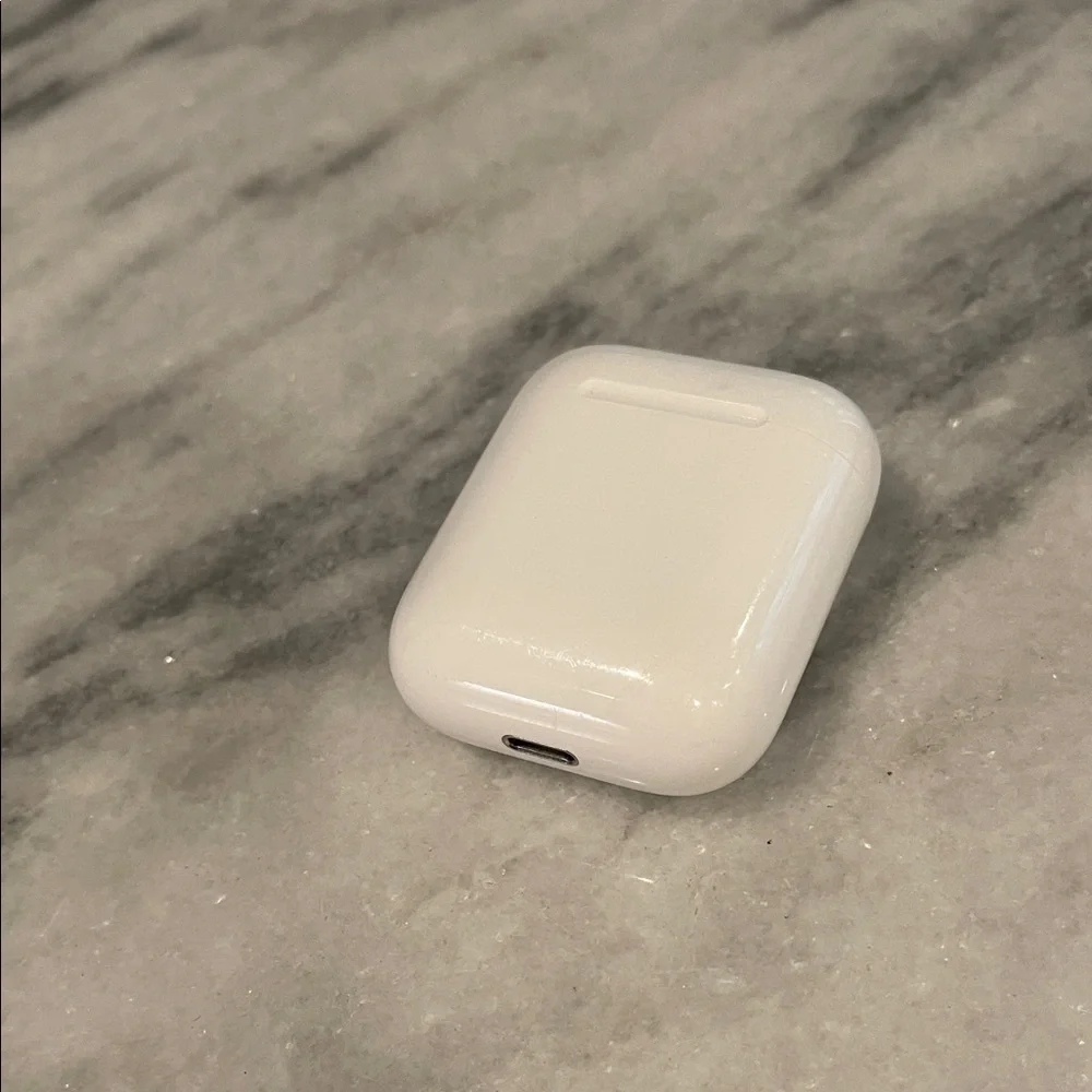 Apple Wireless White Wireless Earbuds